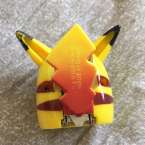 🐥 POKÉMON Pikachu mini stapler - Picture 3 of 5